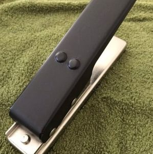 Guitar pick Puncher tool